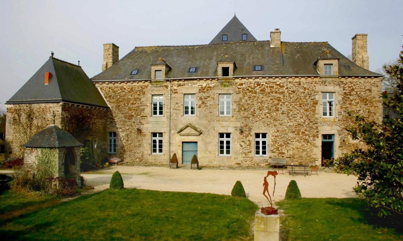 Gite La Passerelle - Manoir Le Plessix Madeuc Corseul Exterior foto